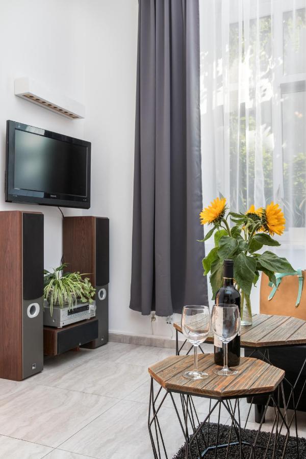Cracow Best Location Apartment With Garden By Cozyplace Krakow Bagian luar foto