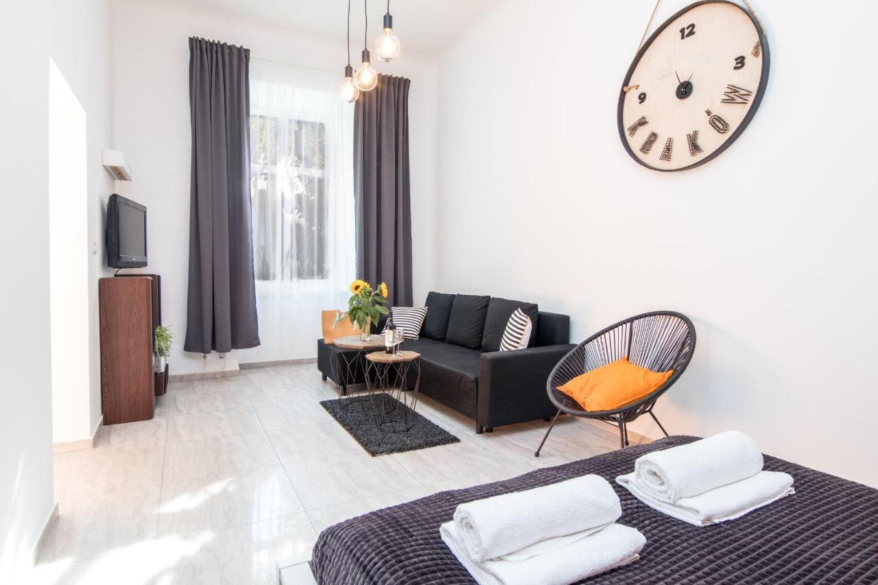 Cracow Best Location Apartment With Garden By Cozyplace Krakow Bagian luar foto